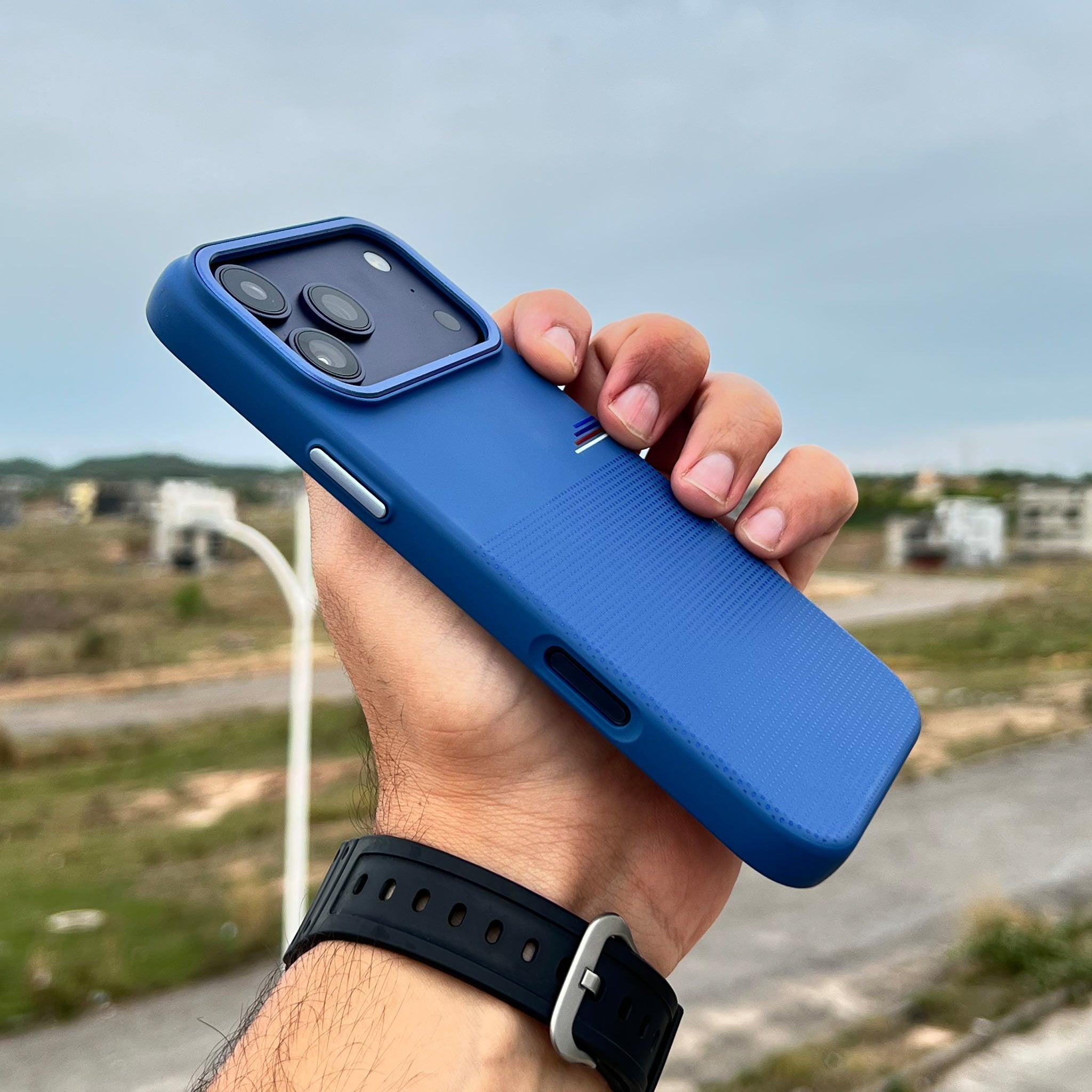 Dual-Texture Silicone Case - Premium Grip Design