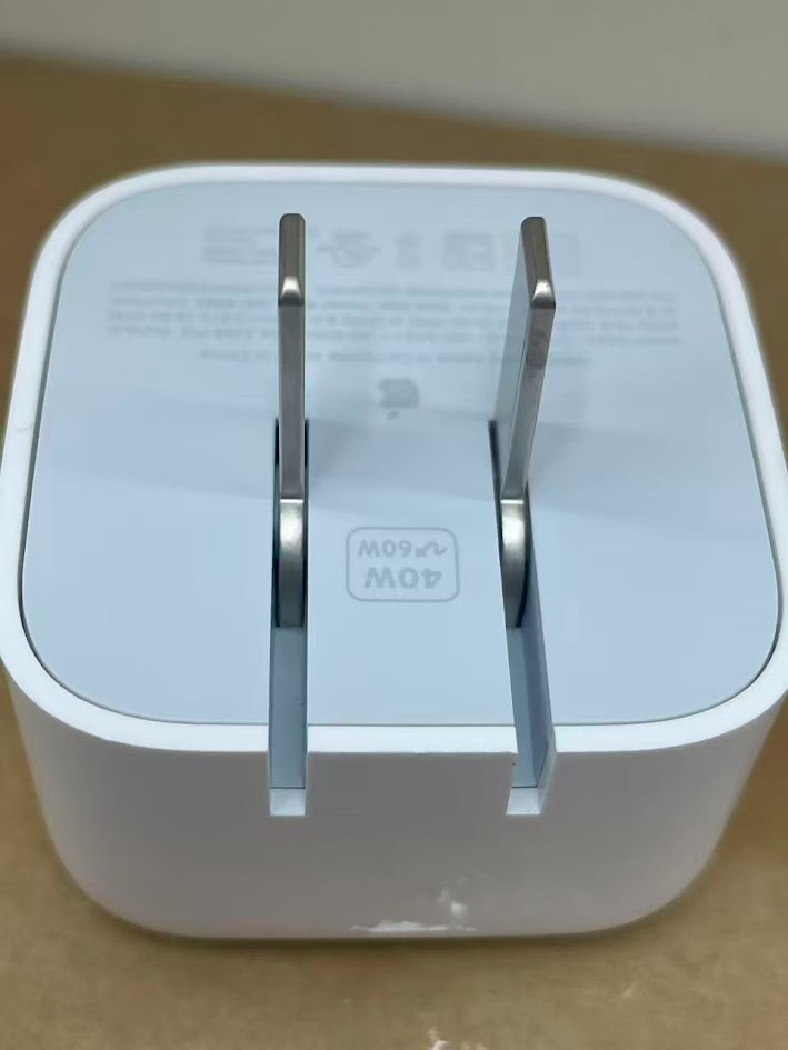 Apple 40W Dynamic Power Adapter with 60W Max – iPhone 17 Charger Pakistan
