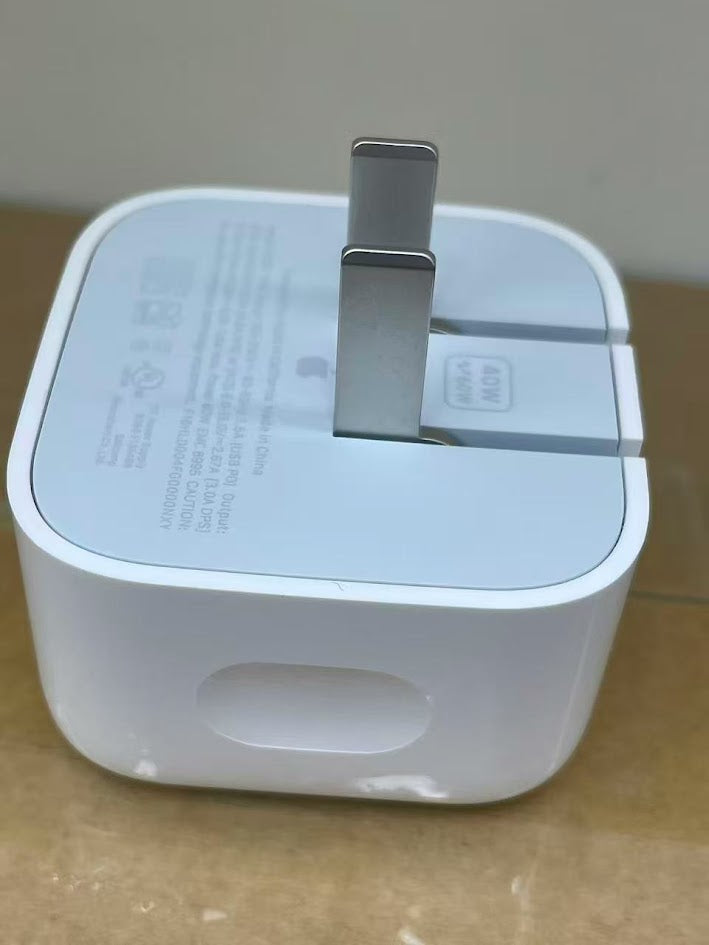Apple 40W Dynamic Power Adapter with 60W Max – iPhone 17 Charger Pakistan