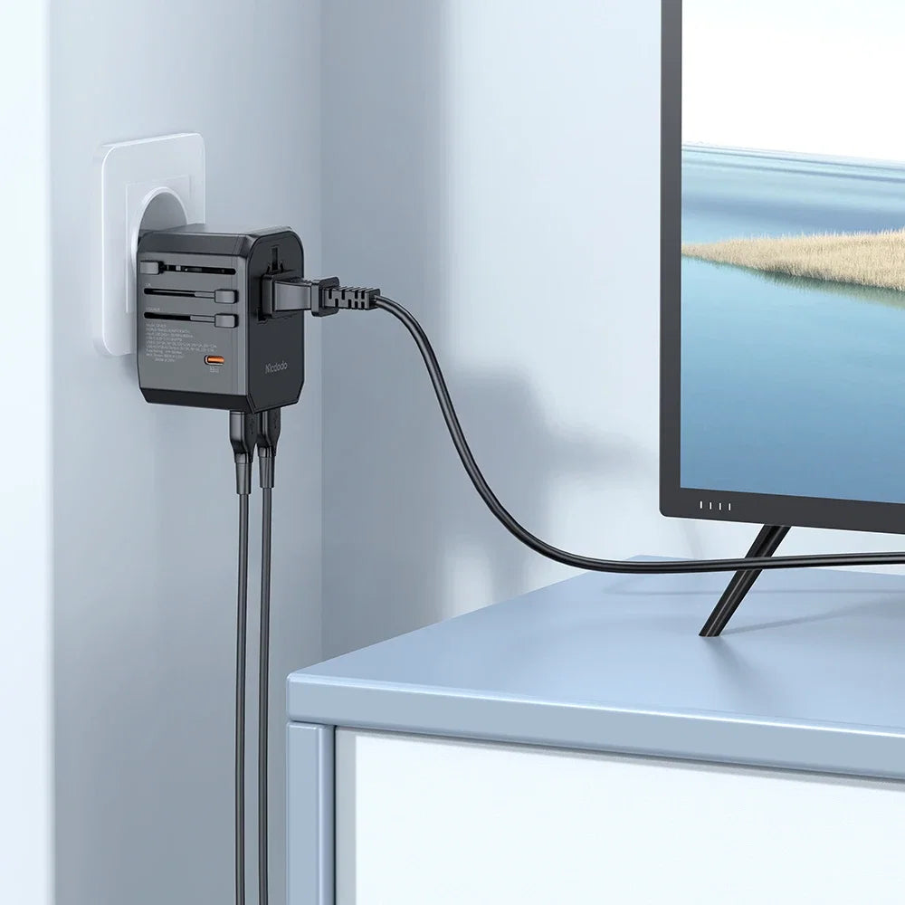 Mcdodo 33W PD Fast Charging Universal Travel Adapter - CP4290 - image 4