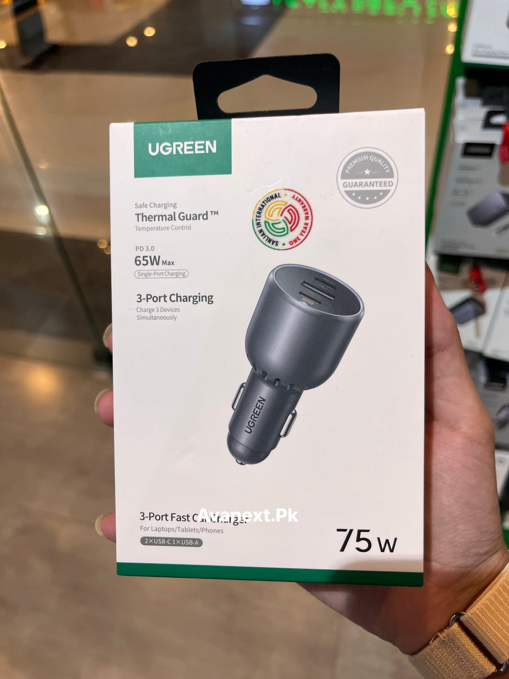 UGREEN 75W 3-port car charger front