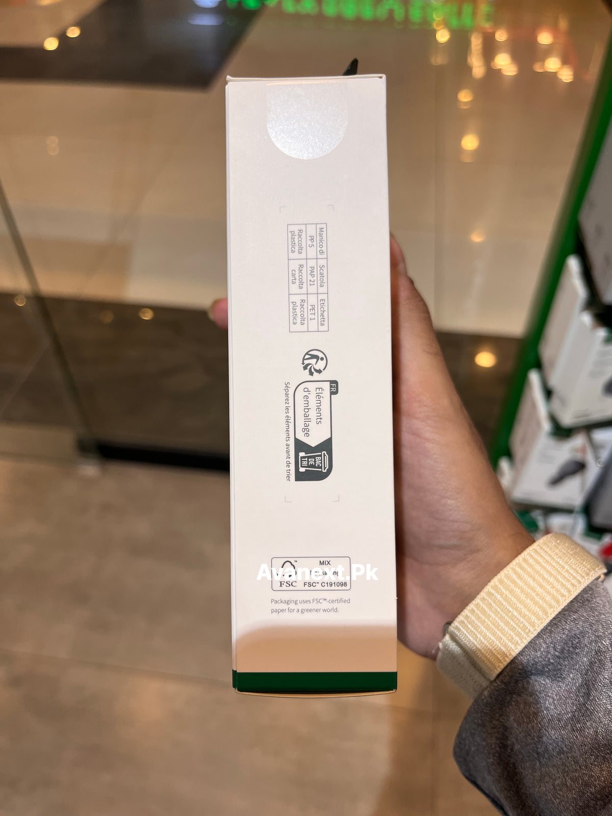 UGREEN 35W charger packaging side