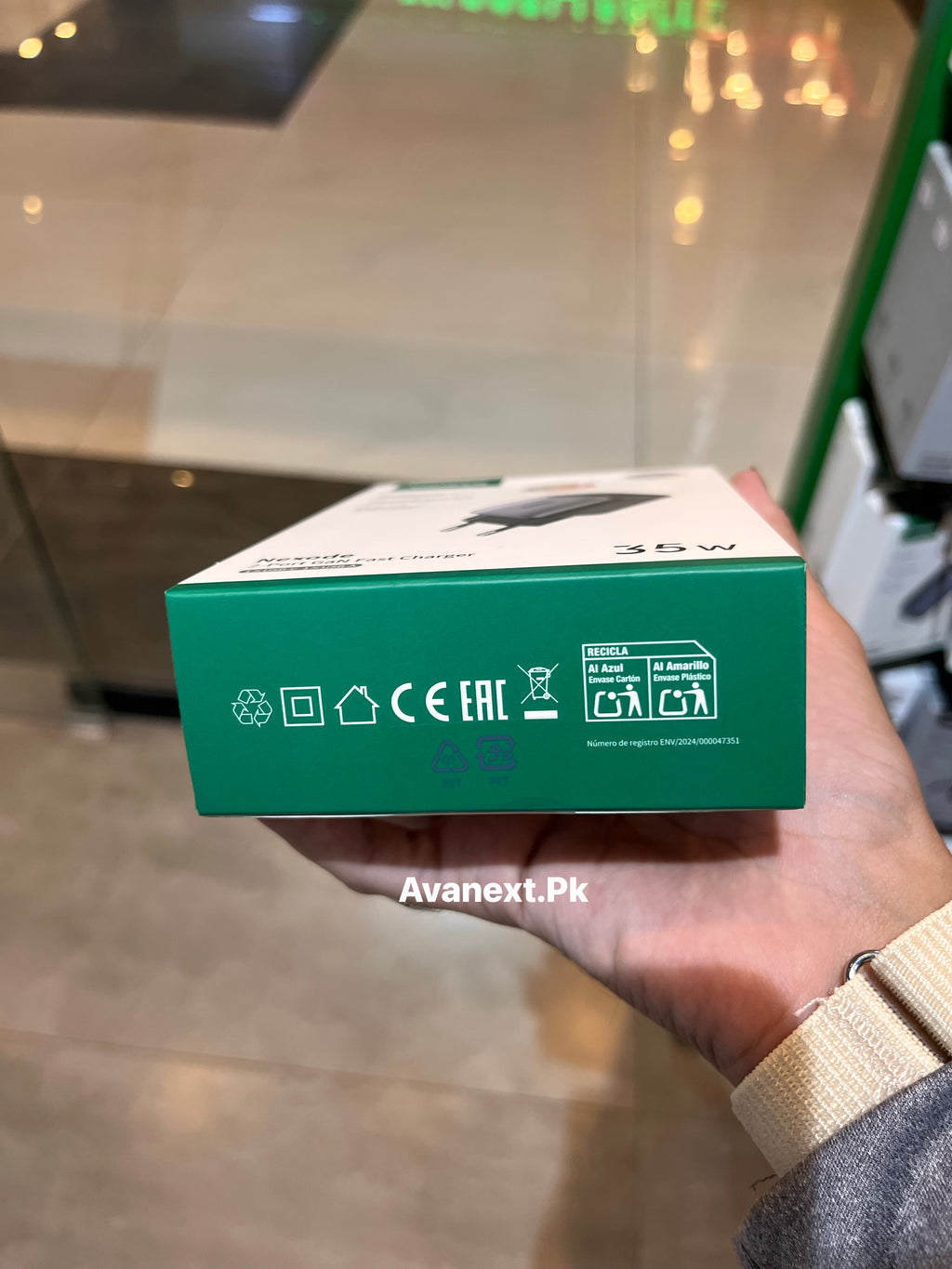 UGREEN 35W charger packaging underside