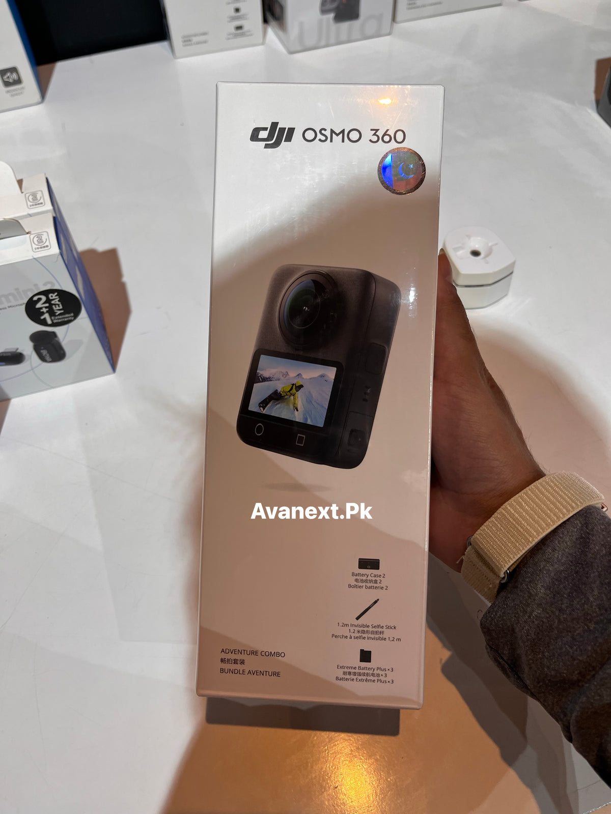 DJI Osmo 360 Adventure Combo