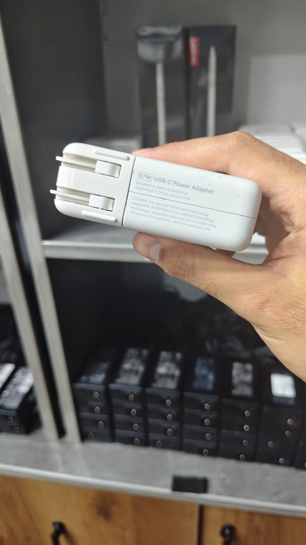 Apple 87W USB-C Power Adapter side label