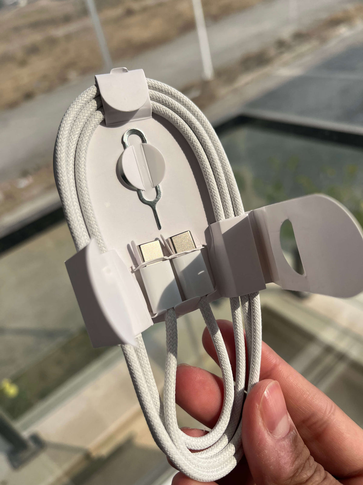 Braided 1m USB-C to USB-C cable with both connectors visible