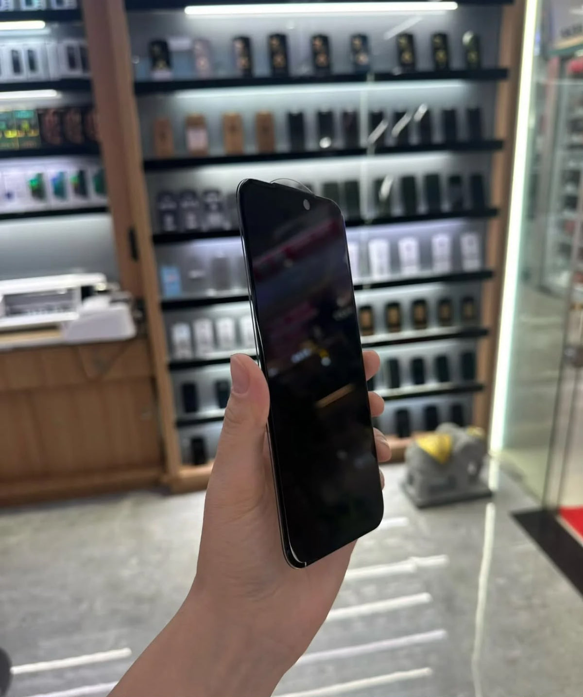 8K Super Curve tempered glass protector for compatible smartphone screens