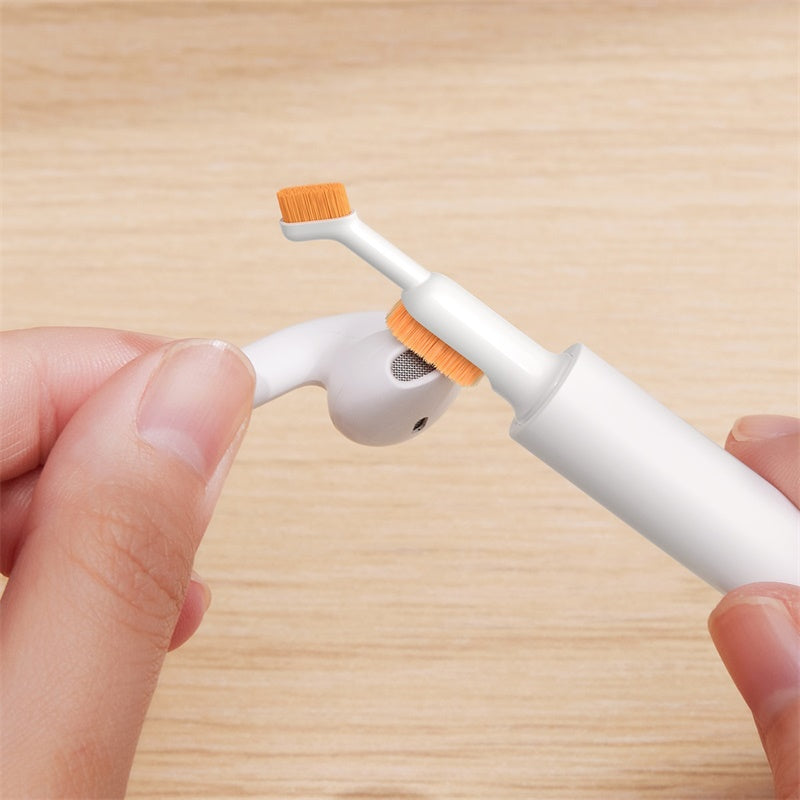 Baseus dual-brush electronics cleaning tool in white, SKU NGBS000002, view 10